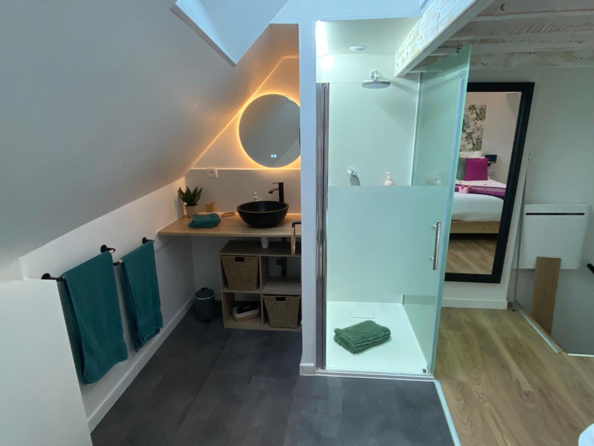 Le Cocon Des Remparts-romantique A Apartment *